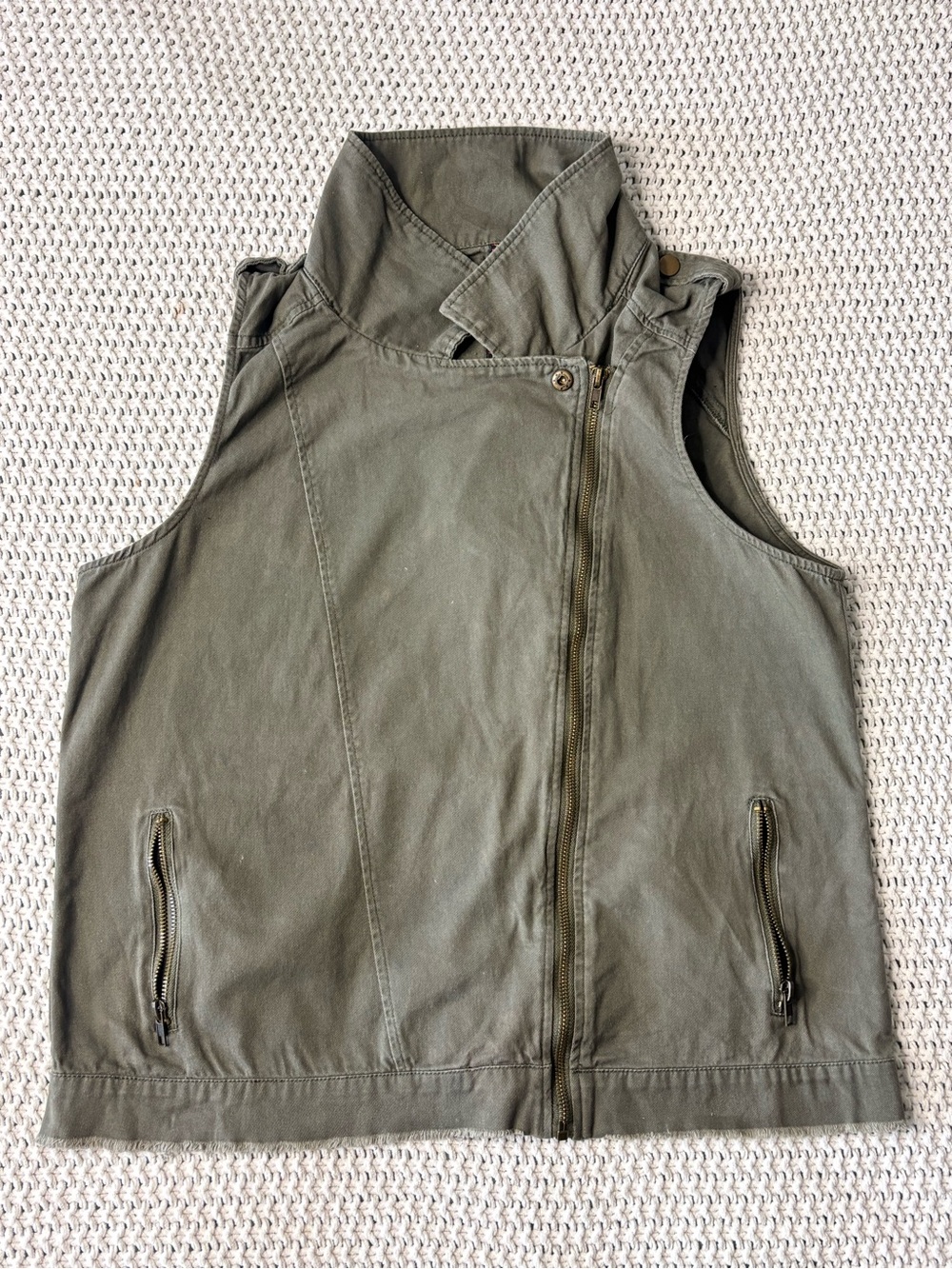 Olive Green Military-Style Sleeveless Zip Vest